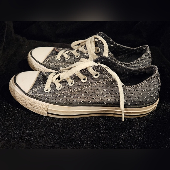 Converse Black and White Women's Sneakers Size 6 - Picture 2 of 8